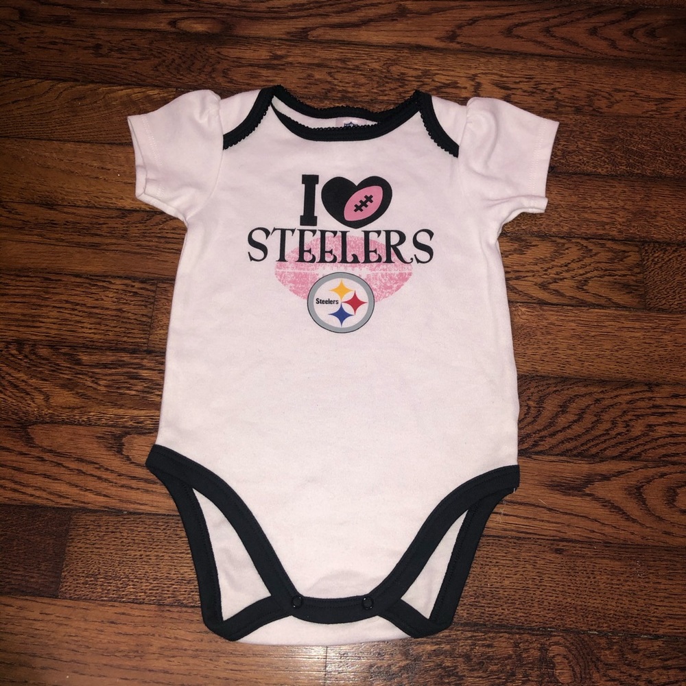 NWOT NFL “I ❤️ Steelers” Bodysuit for baby girl